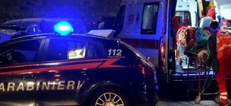 Foto d'archivio Viola il divieto di avvicinamento, entra in casa e accoltella la moglie: arrestato un 41enne